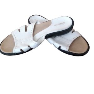 Croft & Barrow  women's white shoes